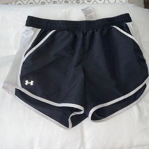Womens M athletic shorts